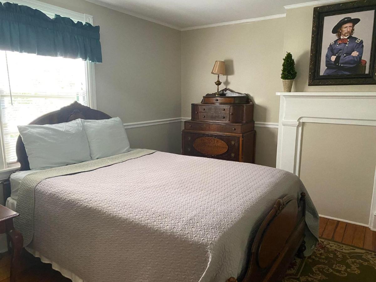 Отель Historic Rosemont Manor Berryville Экстерьер фото